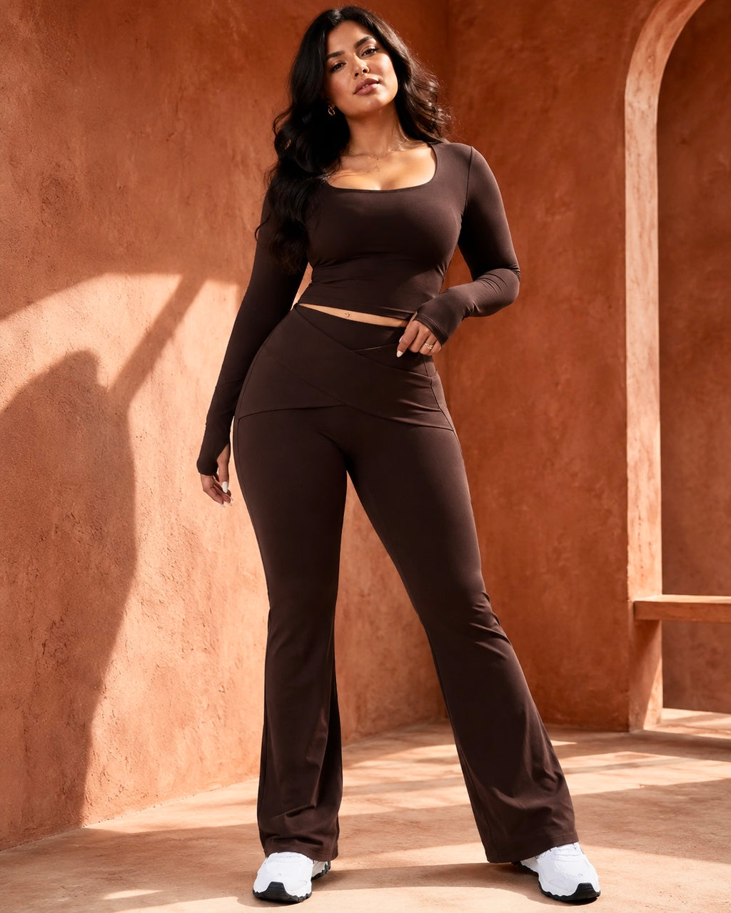 Legging de sport flare Jane, taille haute croisée — Maison Marianna