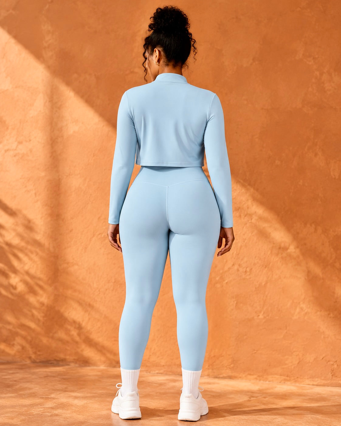 Ensemble de sport trois pièces Roberta, legging longueur cheville — Maison Marianna